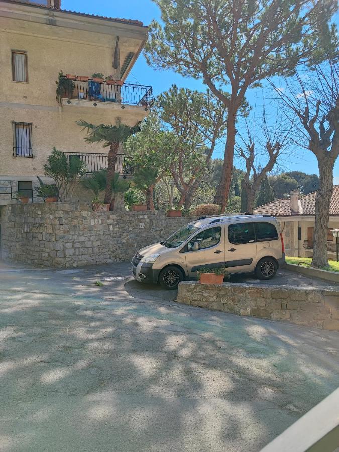 Casa Lilli Appartement Vallecrosia Buitenkant foto